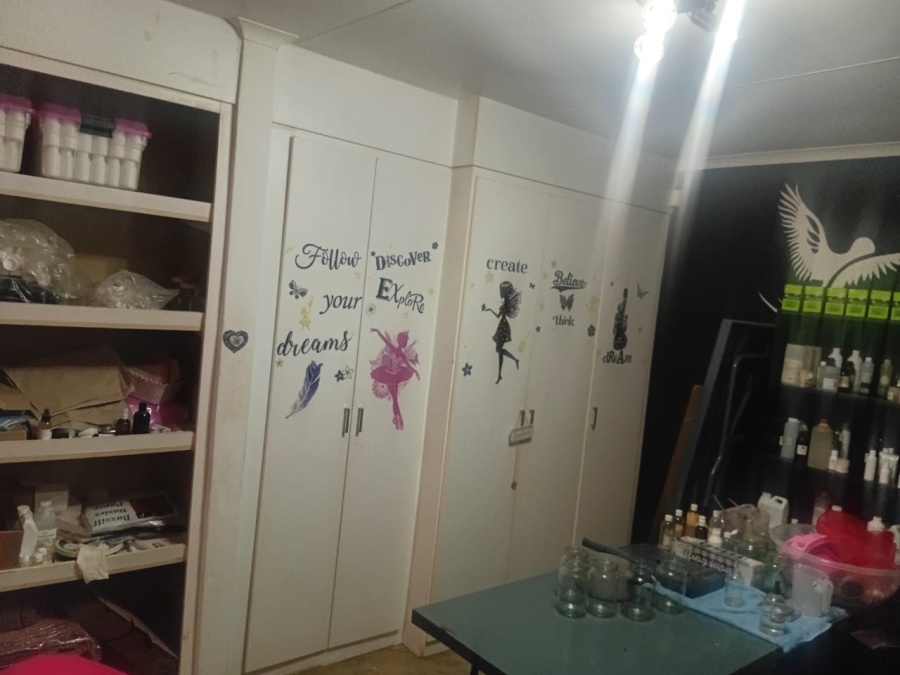 4 Bedroom Property for Sale in Groenkloof A H North West